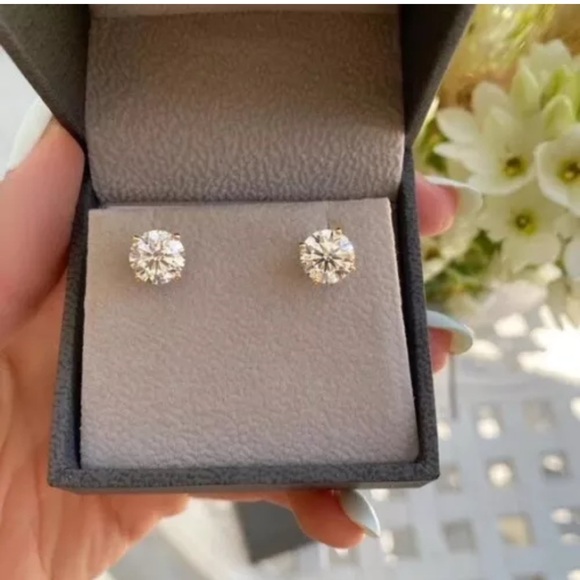 4 Ct Round Cut VVS1/D White Sapphire Stud Earrings 14k White Gold 8mm Push Back - Picture 4 of 7